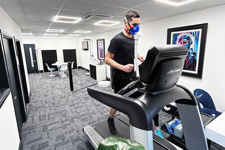 A man taking a vo2 max test on a treadmill at BodyView